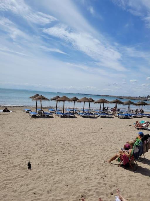 Nice Holidays Apartment In Torreveja, Torrevieja Extérieur photo