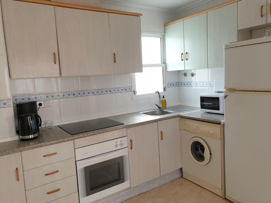 Nice Holidays Apartment In Torreveja, Torrevieja Extérieur photo